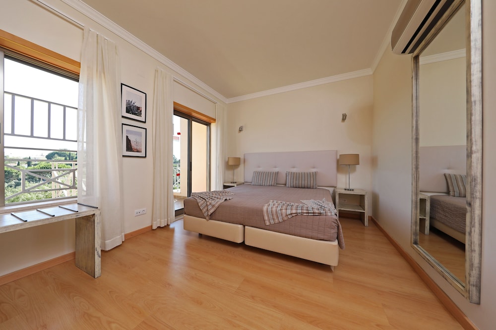 Pinheiros da Balaia — Hotel rooms in Albufeira, Faro