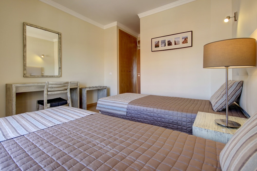 Pinheiros da Balaia — Hotel rooms in Albufeira, Faro