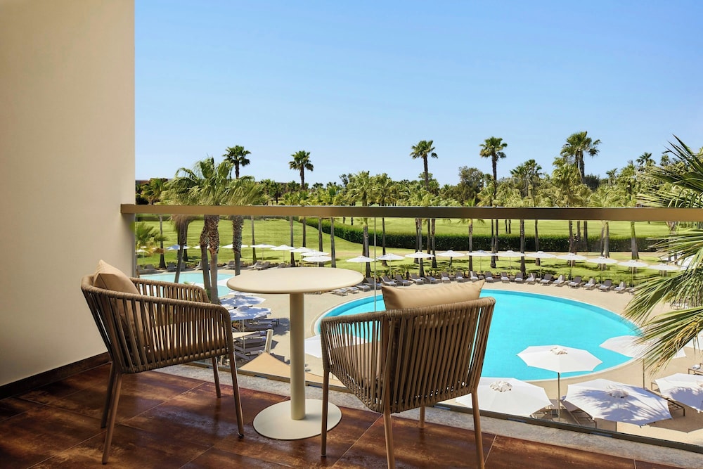 Marriott Algarve Salgados Golf Resort & Spa — Swimming pool in Albufeira, Faro