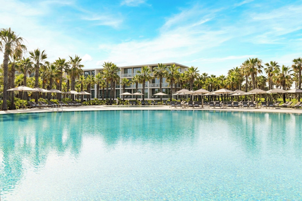 The Westin Salgados Beach Resort, Algarve — Swimming pool in Albufeira, Faro