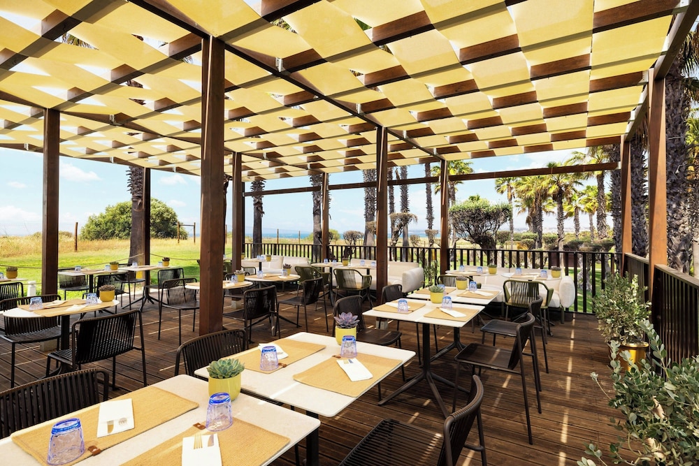 The Westin Salgados Beach Resort, Algarve — Restaurant & bars in Albufeira, Faro