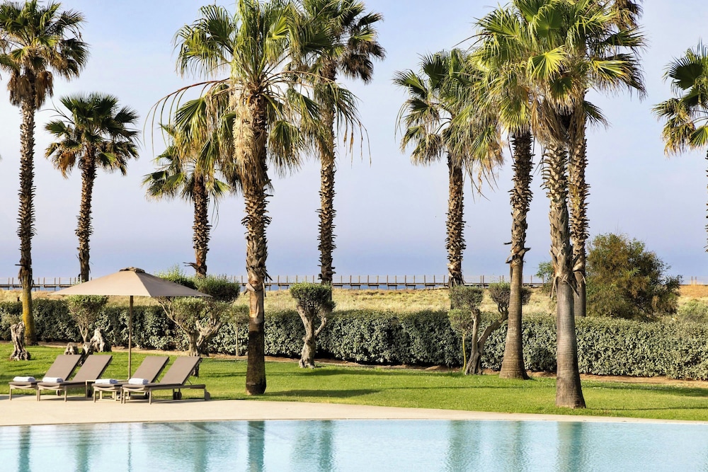 The Westin Salgados Beach Resort, Algarve — Swimming pool in Albufeira, Faro