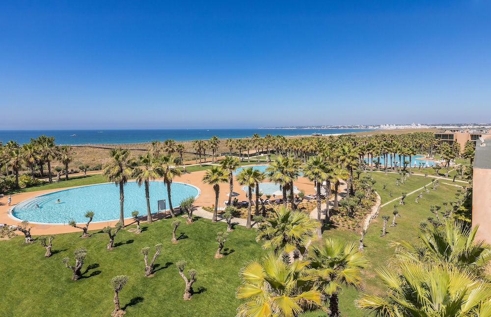 The Westin Salgados Beach Resort, Algarve — Swimming pool in Albufeira, Faro