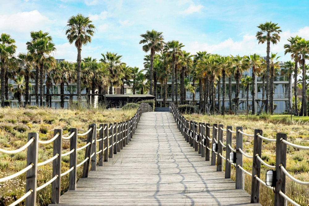 The Westin Salgados Beach Resort, Algarve — Hotel building in Albufeira, Faro