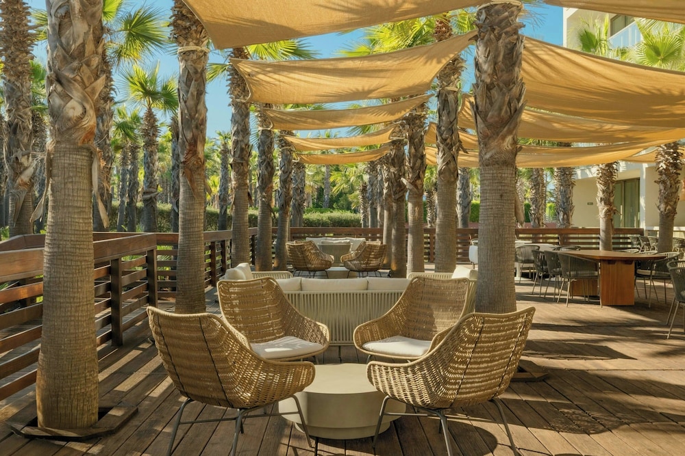 The Westin Salgados Beach Resort, Algarve — Restaurant & bars in Albufeira, Faro
