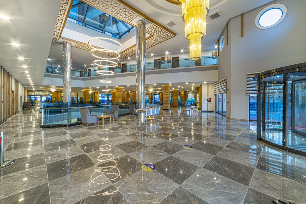 Lonicera Premium — Hotel building in Alanya