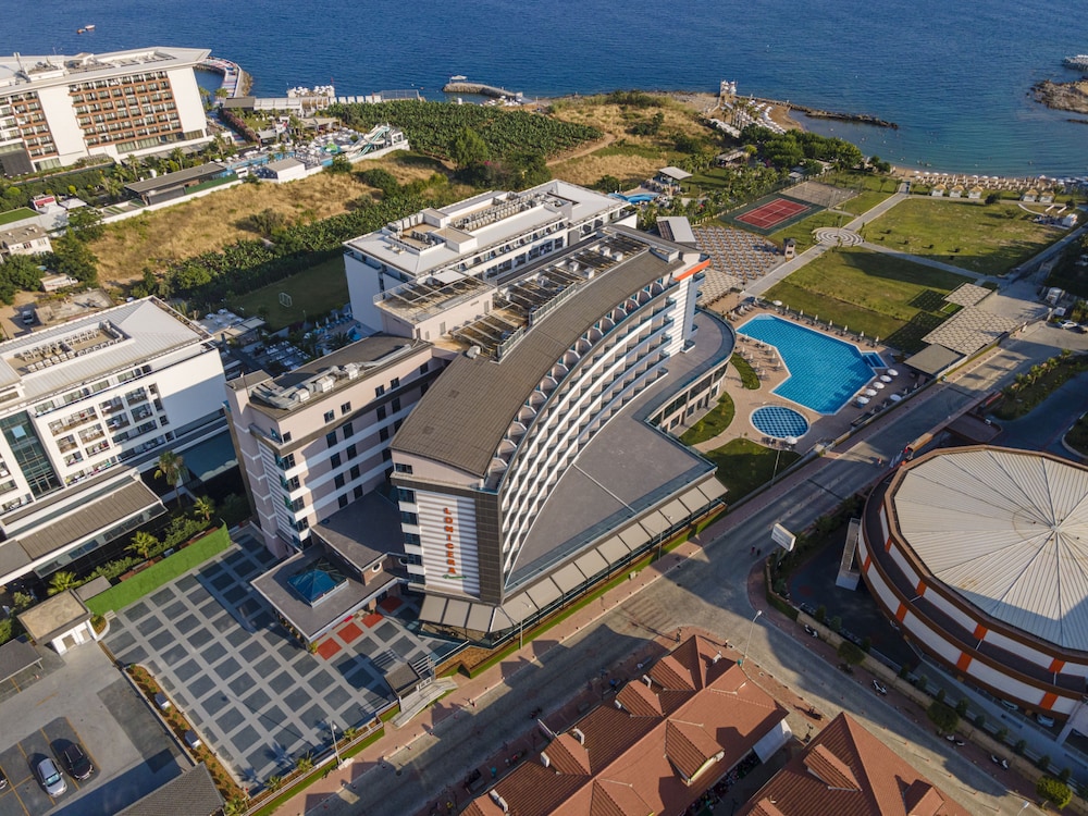 Lonicera Premium — Hotel building in Alanya