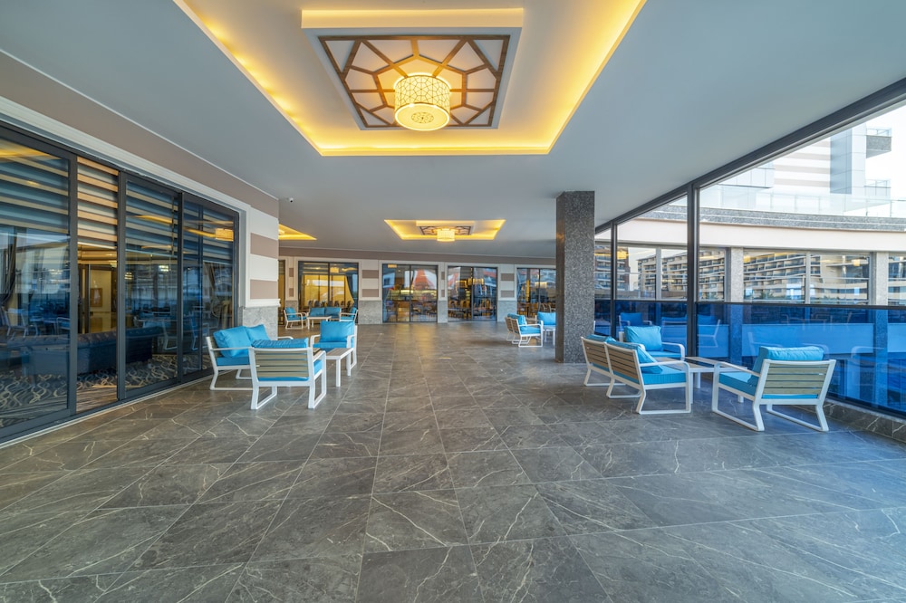 Lonicera Premium — Hotel building in Alanya