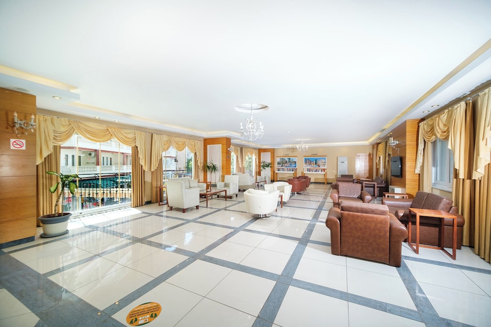 Villa Sunflower Hotel — Hotel building in Alanya