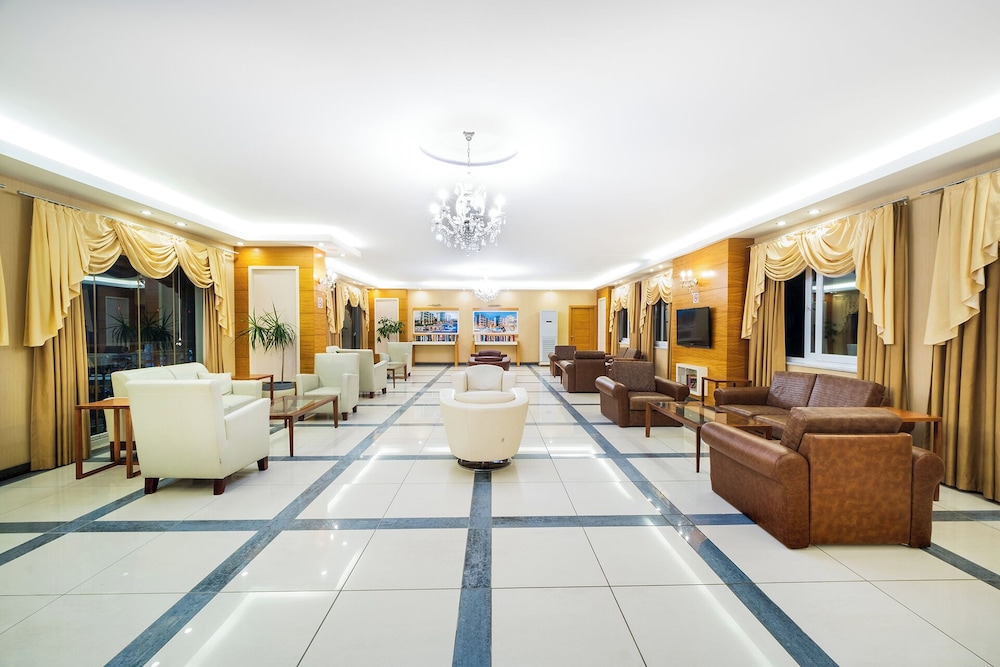 Villa Sunflower Hotel — Hotel building in Alanya