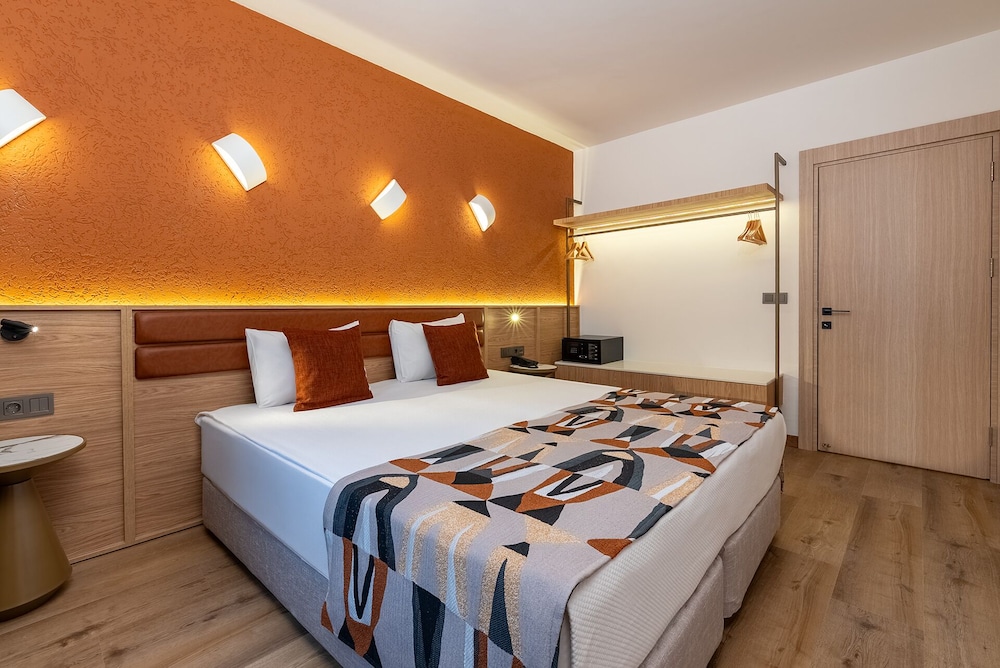 Villa Sunflower Hotel — Hotel rooms in Alanya