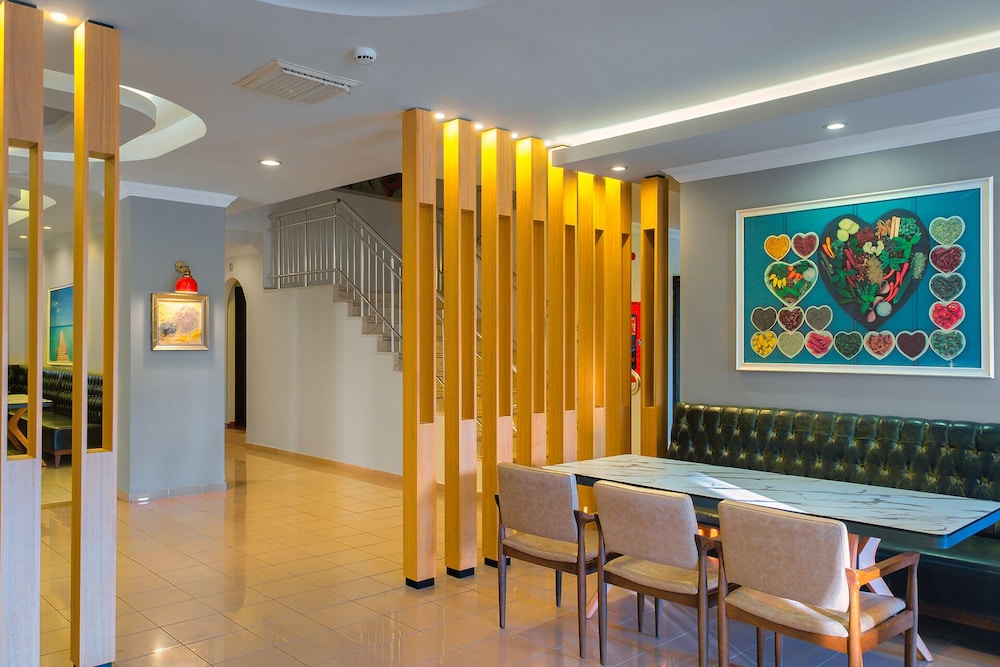 Villa Sunflower Hotel — Restaurant & bars in Alanya