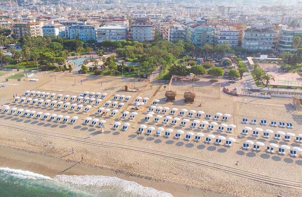 Villa Sunflower Hotel — Beach in Alanya