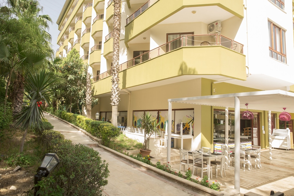 Miarosa Incekum Beach - All Inclusive — Outdoor in Avsallar