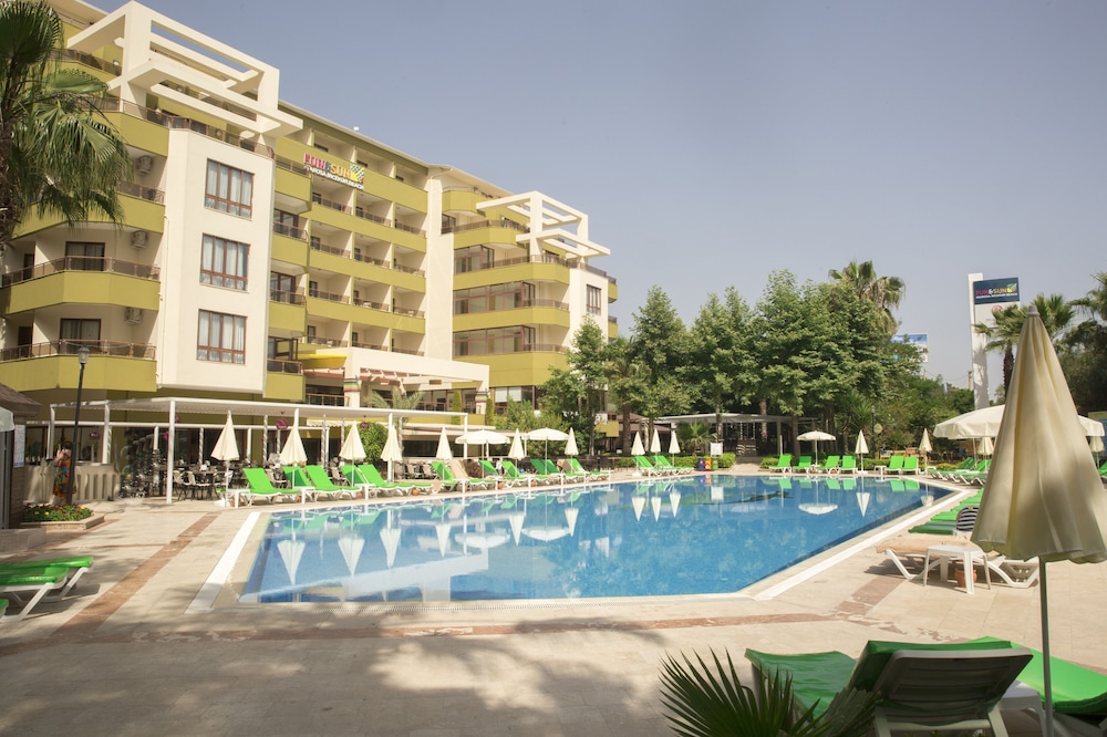 Miarosa Incekum Beach - All Inclusive — Pool in Avsallar