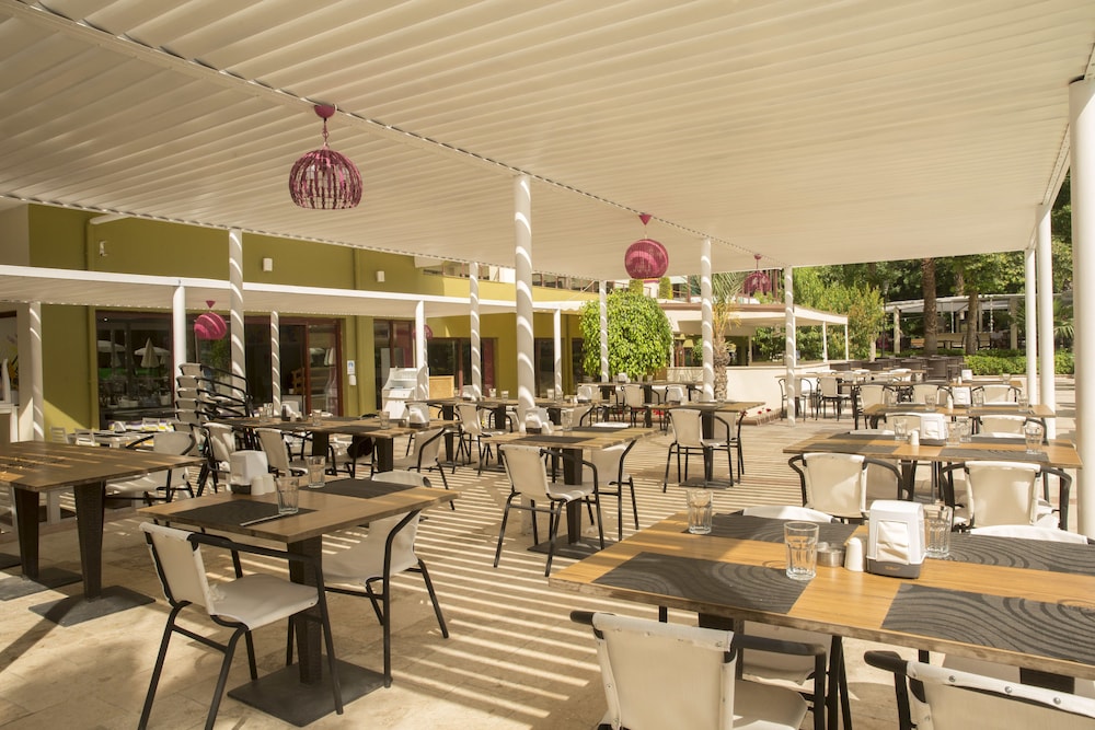 Miarosa Incekum Beach - All Inclusive — Restaurant in Avsallar