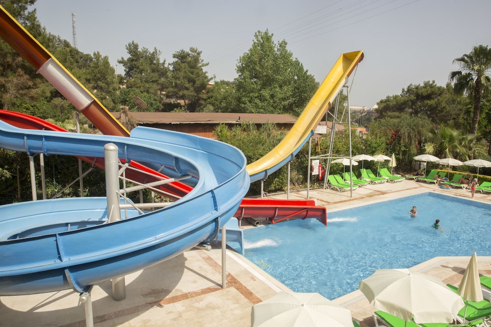 Miarosa Incekum Beach - All Inclusive — Pool in Avsallar