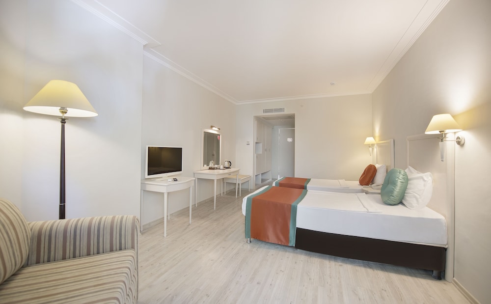 Miarosa Incekum Beach - All Inclusive — Rooms in Avsallar