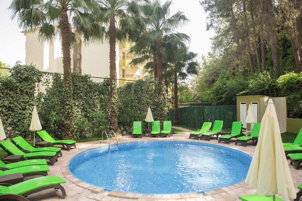 Miarosa Incekum Beach - All Inclusive — Pool in Avsallar