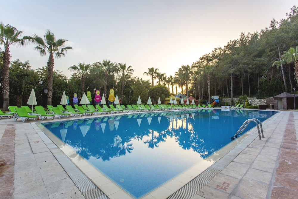 Miarosa Incekum Beach - All Inclusive — Outdoor in Avsallar