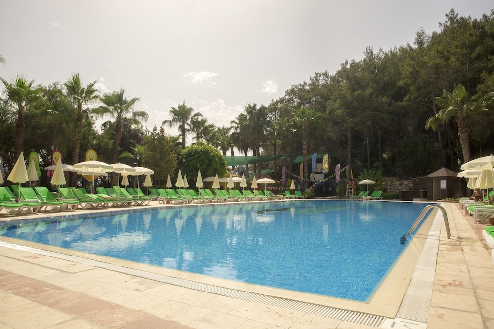 Miarosa Incekum Beach - All Inclusive — Pool in Avsallar