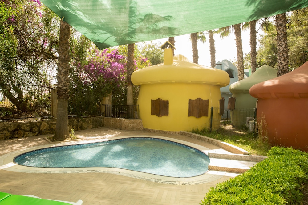 Miarosa Incekum Beach - All Inclusive — Pool in Avsallar