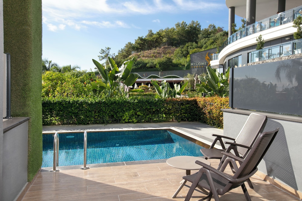 Mylome Luxury Hotel & Resort - Ultra All Inclusive — Swimming pool in Okurcalar