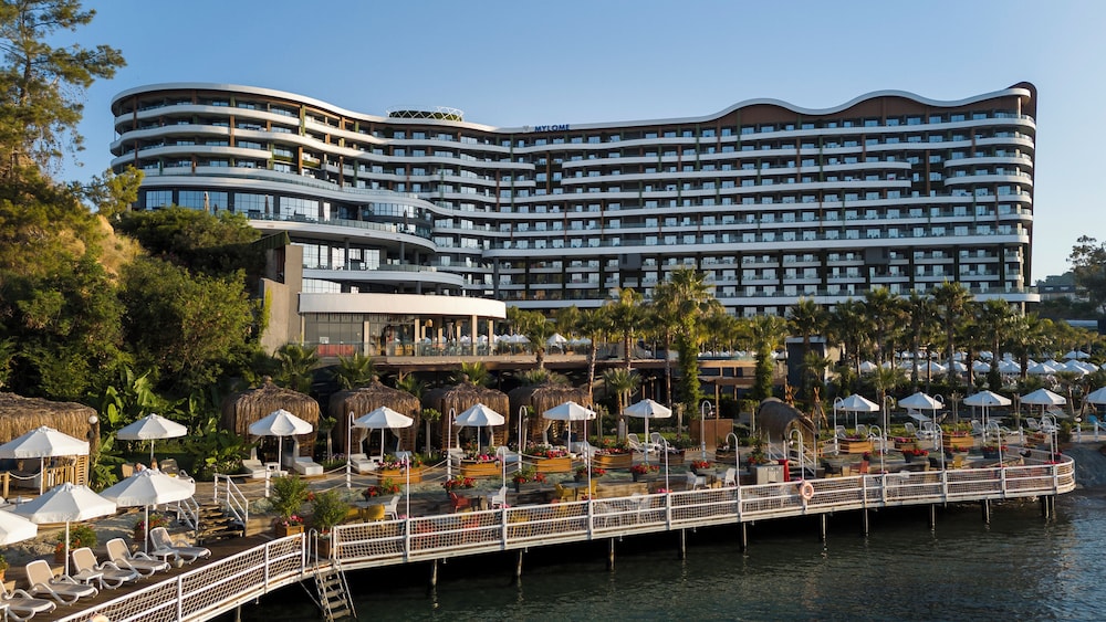 Mylome Luxury Hotel & Resort - Ultra All Inclusive — Hotel building in Okurcalar