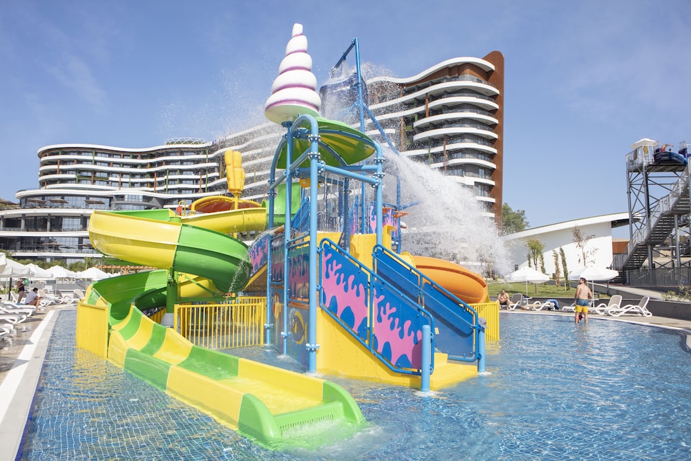 Mylome Luxury Hotel & Resort - Ultra All Inclusive — Swimming pool in Okurcalar