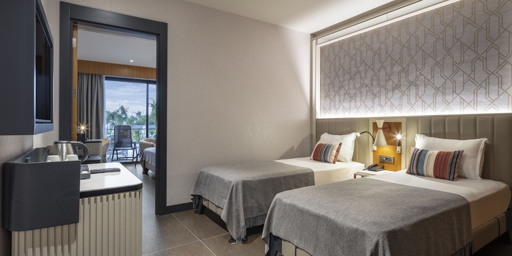 Mylome Luxury Hotel & Resort - Ultra All Inclusive — Hotel rooms in Okurcalar