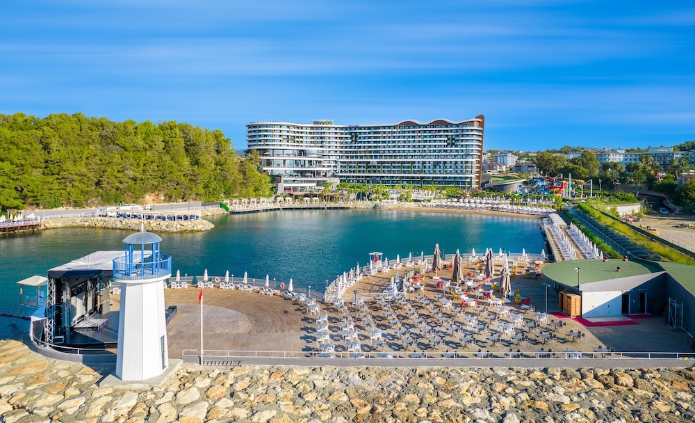 Mylome Luxury Hotel & Resort - Ultra All Inclusive — Hotel building in Okurcalar