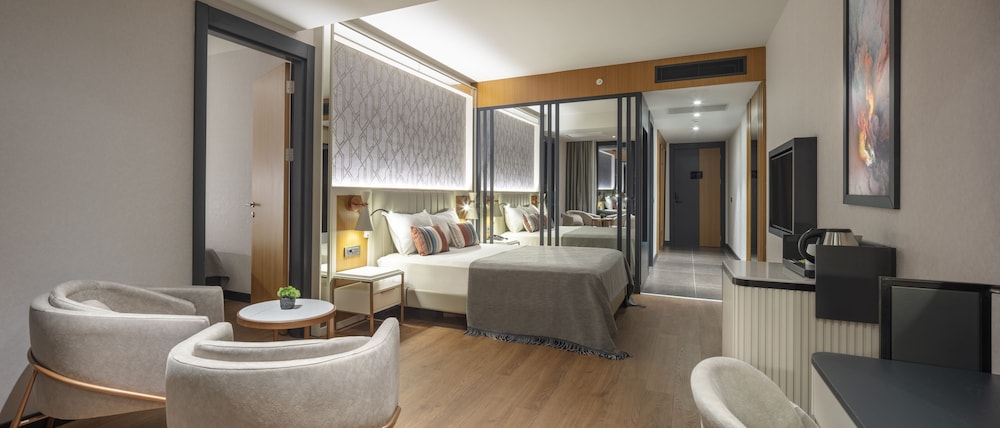 Mylome Luxury Hotel & Resort - Ultra All Inclusive — Hotel rooms in Okurcalar