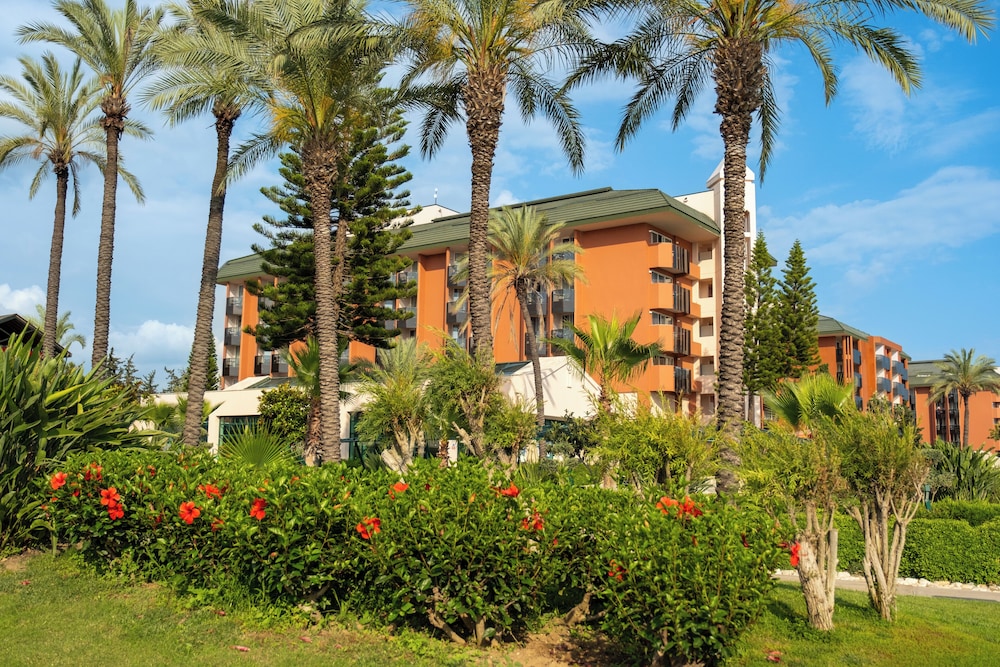 AQI Pegasos Resort - All inclusive — Hotel building in Avsallar