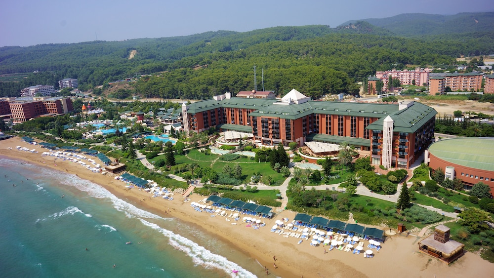 AQI Pegasos Resort - All inclusive — Hotel building in Avsallar