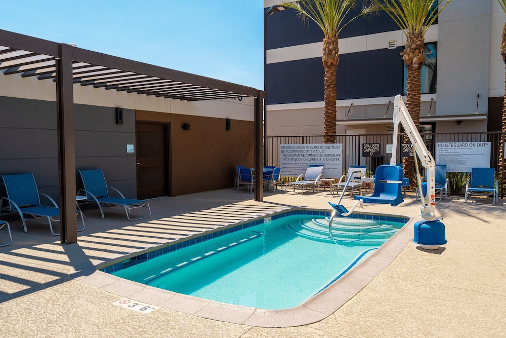 Holiday Inn Express & Suites Las Vegas - E Tropicana by IHG — Swimming pool in Las Vegas, Nevada