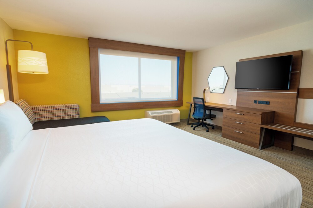 Holiday Inn Express & Suites Las Vegas - E Tropicana by IHG — Hotel rooms in Las Vegas, Nevada