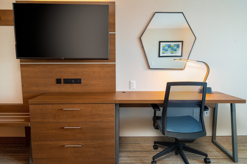 Holiday Inn Express & Suites Las Vegas - E Tropicana by IHG — Hotel rooms in Las Vegas, Nevada