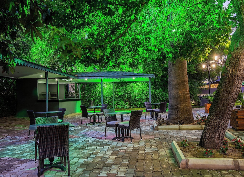 Grand Alisa Hotel — Restaurant & bars in Alanya