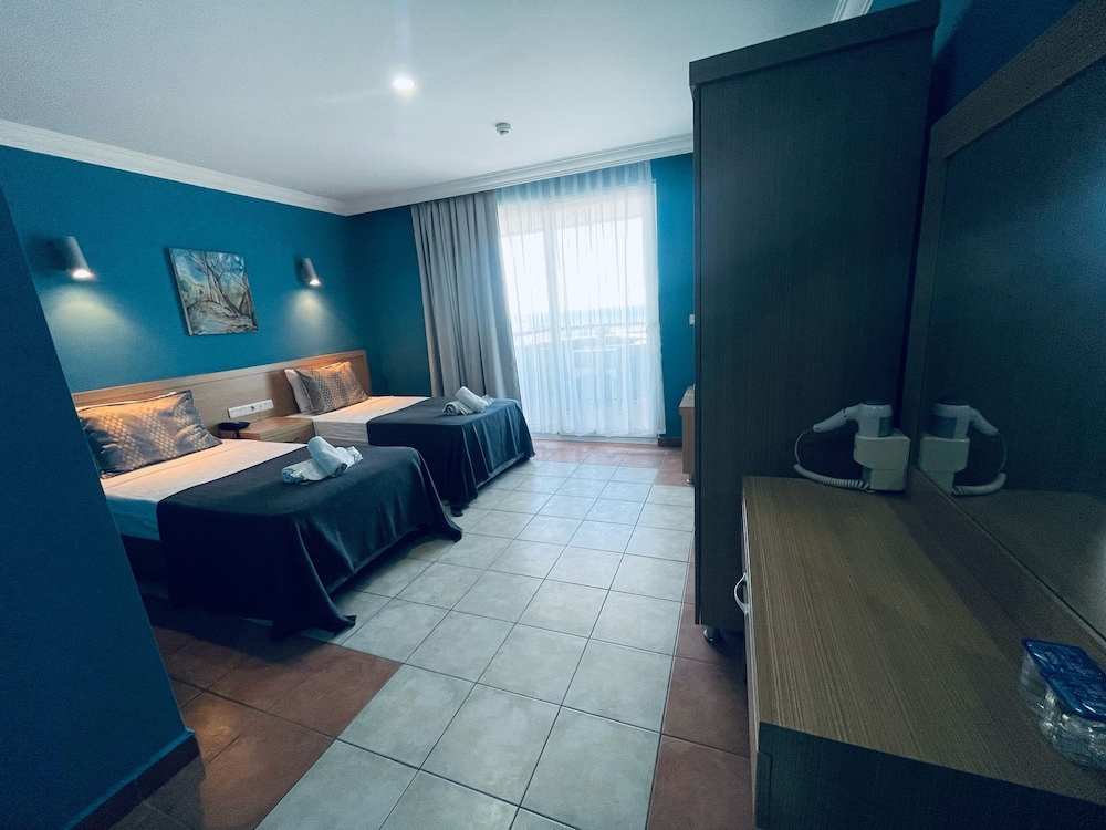 Grand Alisa Hotel — Hotel rooms in Alanya