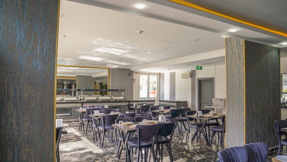 Grand Alisa Hotel — Restaurant & bars in Alanya