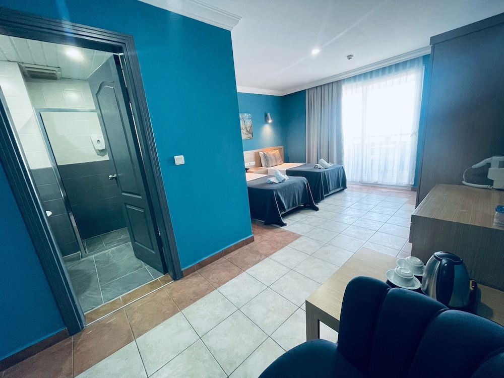 Grand Alisa Hotel — Hotel rooms in Alanya