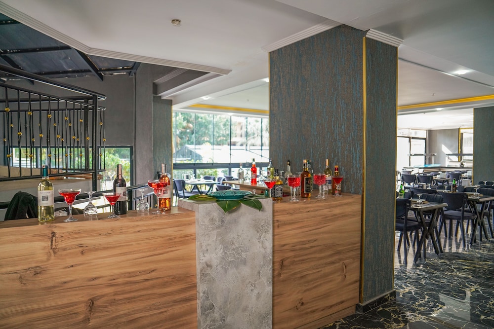 Grand Alisa Hotel — Restaurant & bars in Alanya