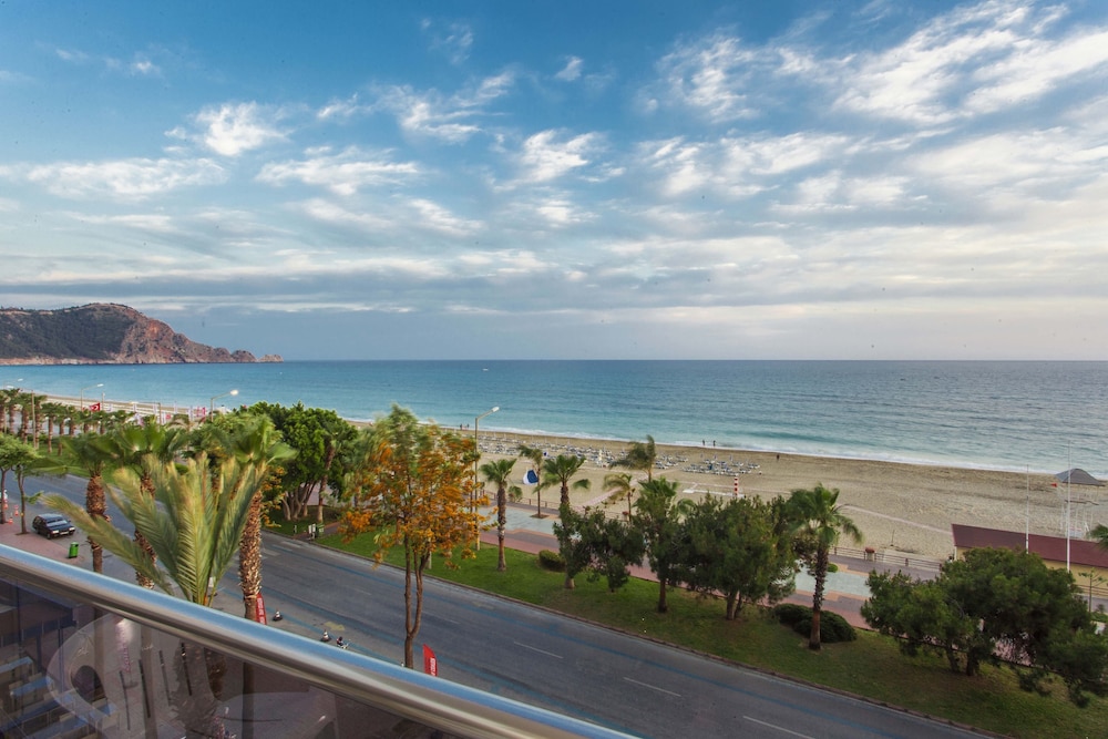 Kleopatra Ada Beach Hotel — Attractions in the area in Alanya