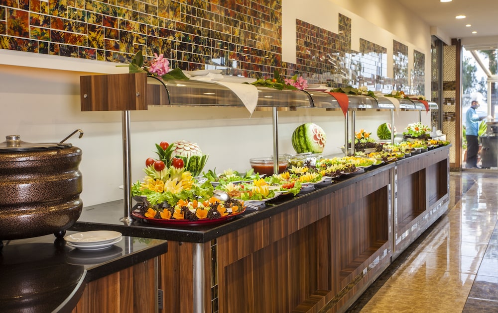 Kleopatra Ada Beach Hotel — Restaurant & bars in Alanya