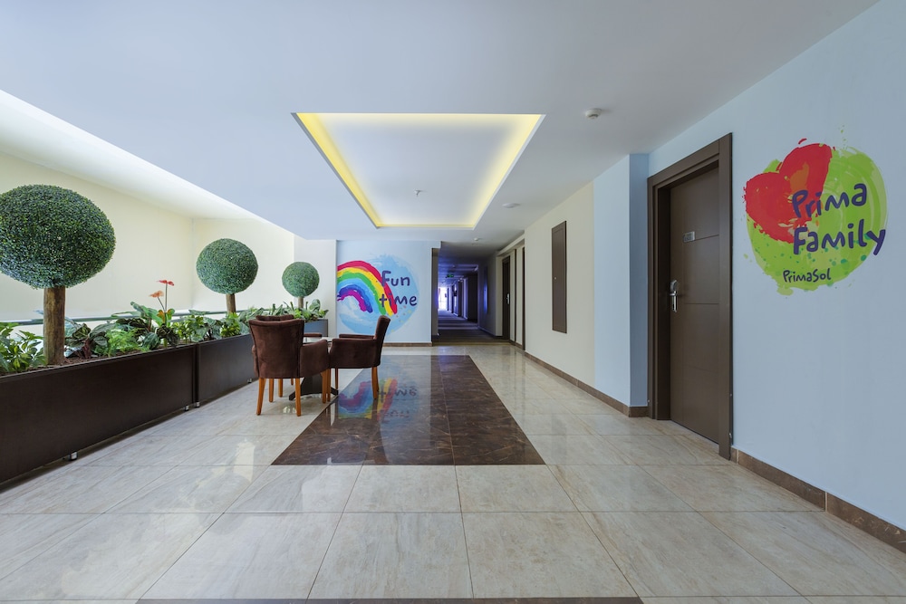 Telatiye Resort Hotel - All Inclusive — Hotel building in Alanya