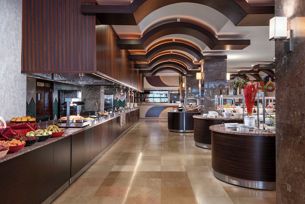 Telatiye Resort Hotel - All Inclusive — Restaurant & bars in Alanya