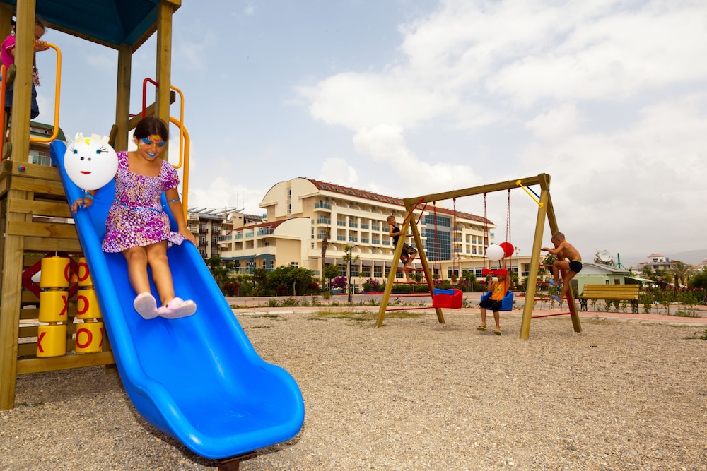 Telatiye Resort Hotel - All Inclusive — Attractions for children in Alanya