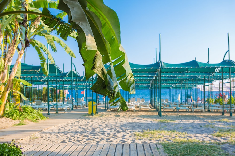 Telatiye Resort Hotel - All Inclusive — Beach in Alanya