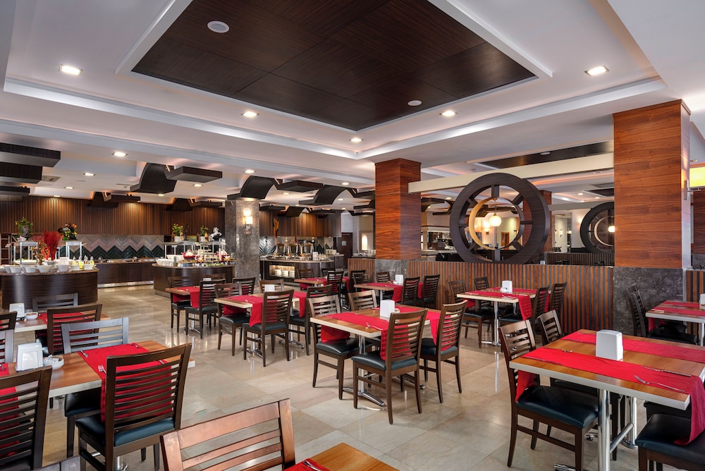 Telatiye Resort Hotel - All Inclusive — Restaurant & bars in Alanya