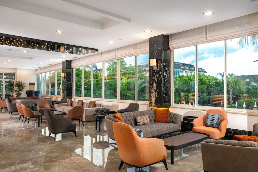 Telatiye Resort Hotel - All Inclusive — Hotel building in Alanya